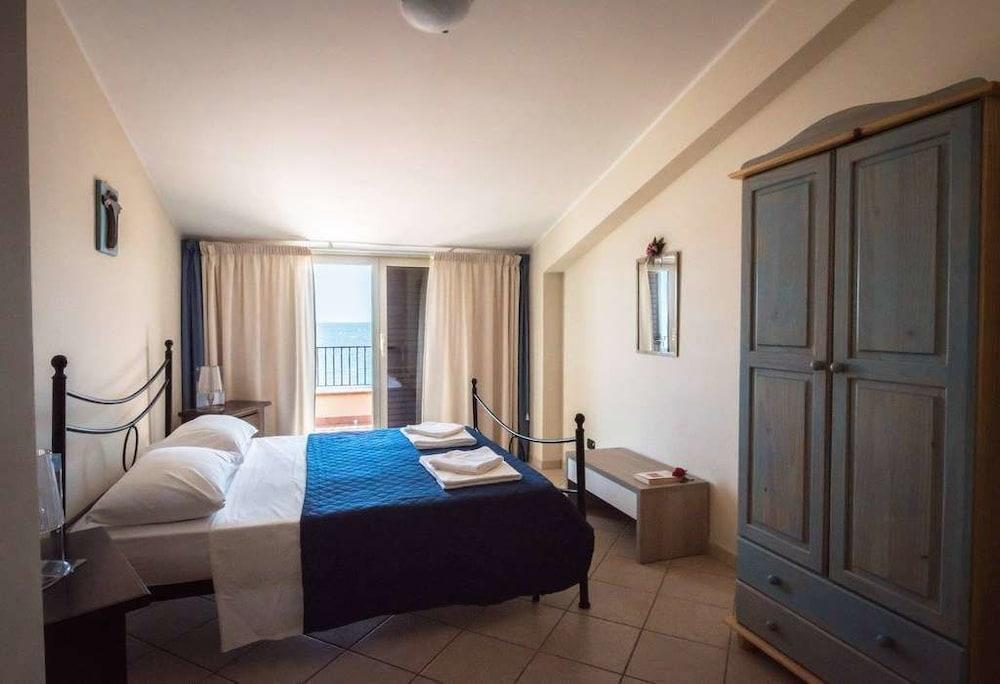 Bed & Breakfast La Sirena Santa Teresa Di Riva