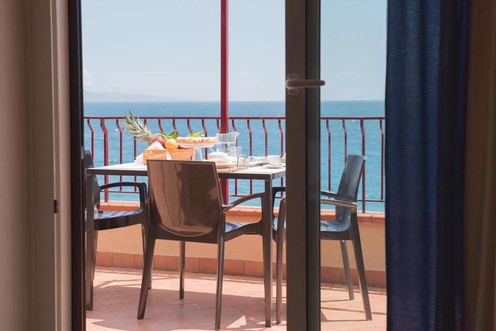 Bed & Breakfast La Sirena Santa Teresa Di Riva
