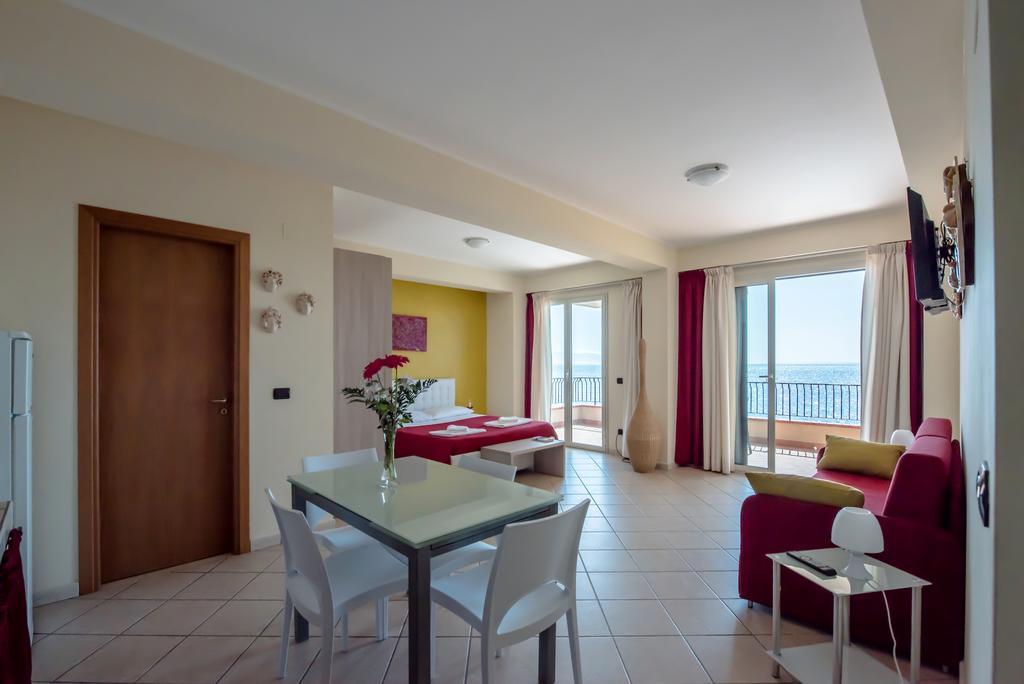 Bed & Breakfast La Sirena Santa Teresa Di Riva